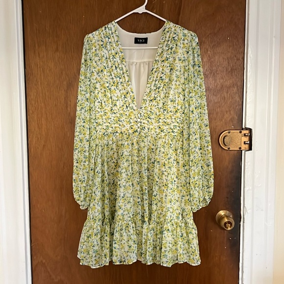VICI Floral Dress - Picture 1 of 7